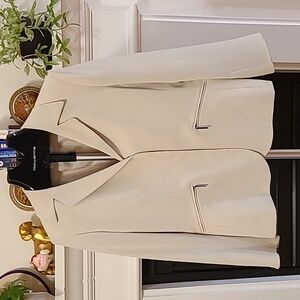 Elegant Cream Women's Blazer
